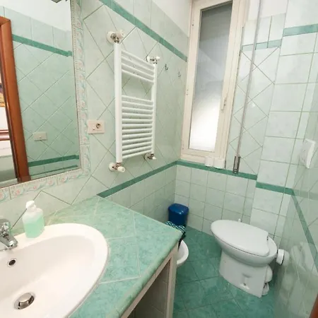 Babri Simim Taj 4* Roma