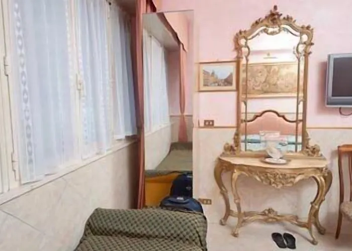 Babri Simim Taj Frühstückspension Rom