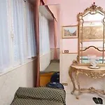 Babri Simim Taj B&B 로마