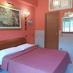 Babri Simim Taj B&B 로마